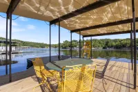 Firepit, Kayaks, Paddle Board and Lake Views - Charming Lake Retreat