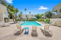 Shared Pool and Hot Tub Near Shopping and Dining - Chic Oasis