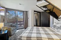 Indoor Pool and Scenic Lake Views - Stunning Treetop Retreat