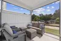 Resort Access and Alfresco Dining with Full Kitchen - Inviting Getaway
