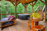 Charming Cabin with Hot Tub and Breathtaking Views - Inviting Mountain Retreat