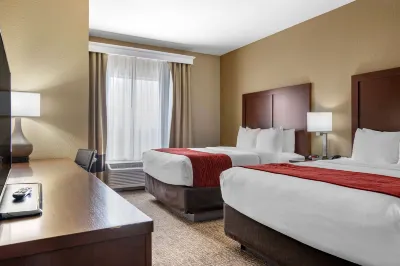Comfort Inn & Suites Augusta Hotels near Prairie Rose Chuckwagon Supper