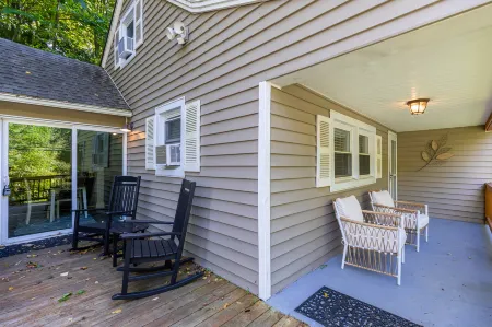 Hot Tub and Fenced Yard Retreat - Cozy Charming Haven