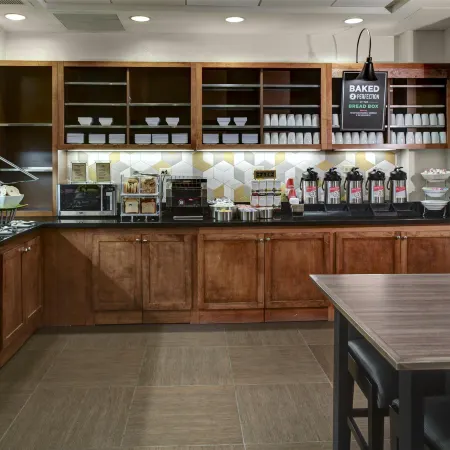 Hyatt Place Charlotte Airport Billy Graham Pkwy Отели рядом с достопримечательностью «Библиотека Билли Грэма»