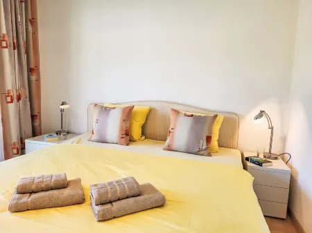 Caslago Отели рядом с достопримечательностью «Alprose Chocolate Museum»