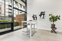 Urban Loft in Redmond Core Hotels in Kirkland