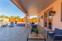 Colorful 3BR Home /Private, Patio +Pool+Hot Tub