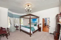 The Aerie Bed and Breakfast Hotels in New Bern