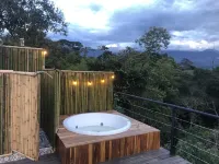 Urqu Glamping Hotels in Silvania