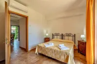 Residence Surrounded by Greenery with Swimming Pool in Sorano Hotels in Sorano