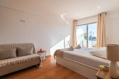 Montechoro Sea View 3 Bedroom Apartment 800m from the Strip Hotels in Montechoro