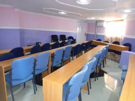 Link Majestic B2 Suites and Hotel