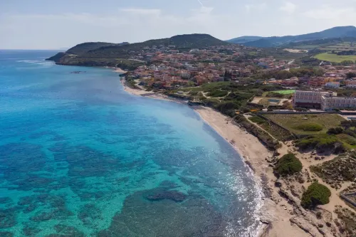 Bright flat near the beaches of Lu Bagnu Hotels in Lu Bagnu