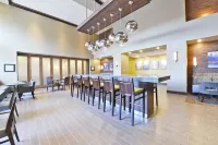 Hampton Inn & Suites Greensboro/Coliseum Area - 2-Star