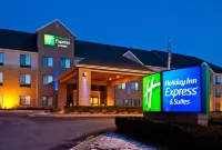 Holiday Inn Express & Suites Pleasant Prairie / Kenosha Hotels near Simmons Beach