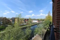 Select Serviced Accommodation - Hunters Wharf