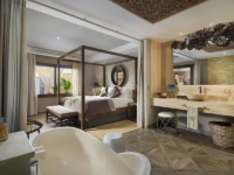 Royal River, Luxury Hotel