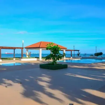 2-Bed Villa Sleeps 4 with Pool & Parking