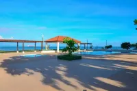 2-Bed Villa Sleeps 4 with Pool & Parking