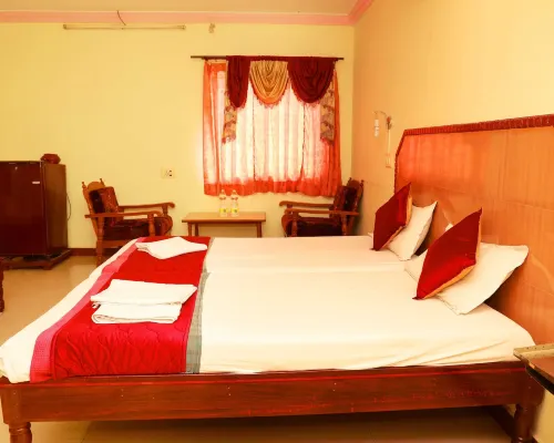 KG Grand Inn โรงแรมในเอโรด