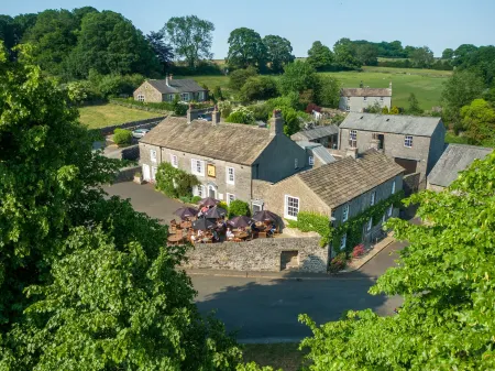 The Assheton Arms Отели в г. Гриндлтон