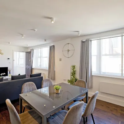 Imperial London Square Mile Apartments โรงแรมใกล้ตึก Heron Tower