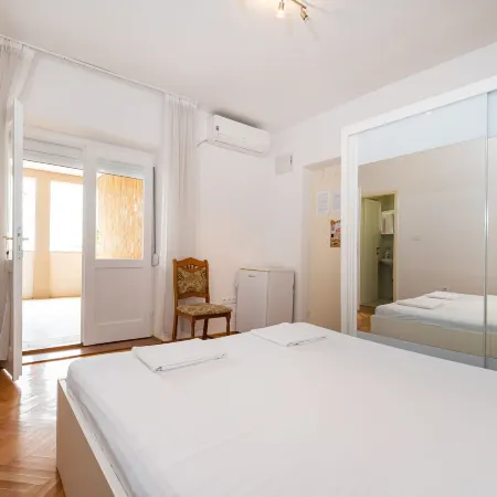 Studio Apartments Near Center 1
