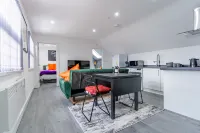 Birmingham Apt-Sleeps 4-Walk to City Centre-Pets