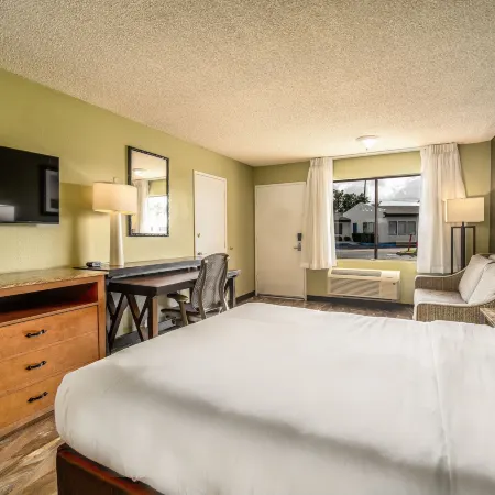 The Buena Park Hotel & Suites