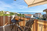 Coastal Comfort Apartment