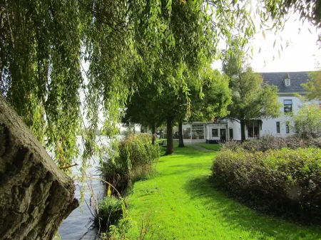 Herberg Welgelegen Отели рядом с достопримечательностью «Japanese Garden»
