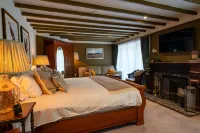 High Corner Inn Hotels in Ringwood