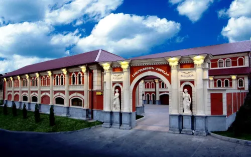 Hotel Roma & Tours Hotels in Балаовіт