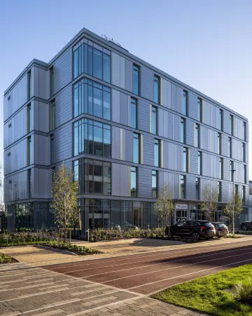 Elite Athlete Centre and Hotel Отели рядом с достопримечательностью «New Life Community Church»