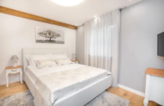 Residence Teatro - Near Cathedral of St James