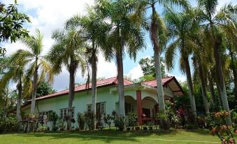 Suansaimai Resort - Housity