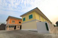 Venice Resort Hotels near Zeer Rangsit