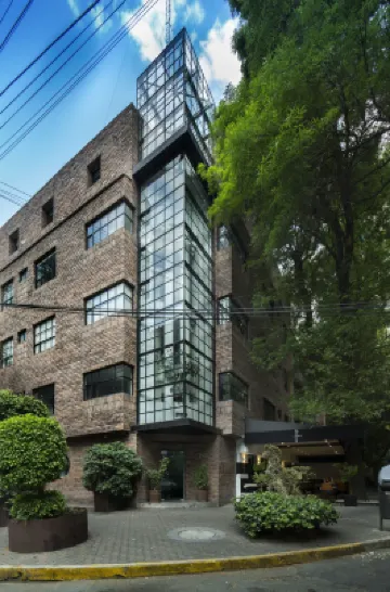 FlowSuites Polanco Hoteles cerca de Museo Nacional de Antropología