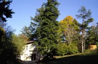 Parc de Biodiversité le Castel - Maison d'hôtes & Table Bio Hotel a Neyron