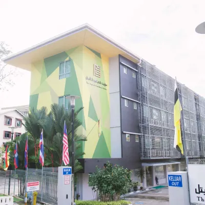 The Capital Residence Suites Hotels in de buurt van Istana Nurul Iman