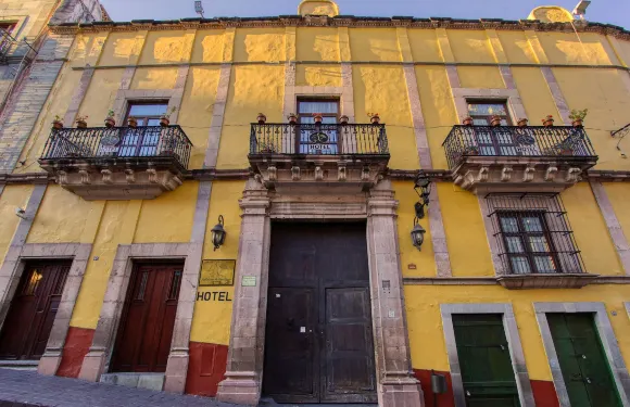 拉卡索納唐盧卡斯酒店