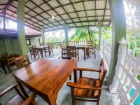 Leather Back Beach Villa Hotels in Kosgoda