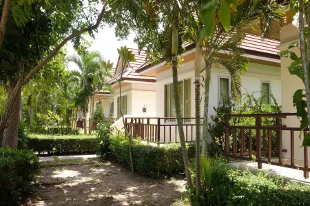 Aana Residence Resort Отели рядом с Аэропорт Утапао