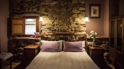 Les Velles Escoles Hotels in La Morera de Montsant