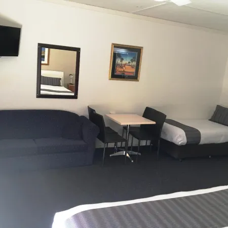 Nicholas Royal Motel - No Pets Allowed
