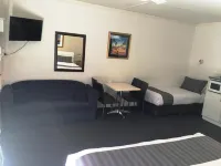 Nicholas Royal Motel - No Pets Allowed Hotels in Hay