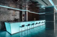 The Ibiza Twiins - - bar