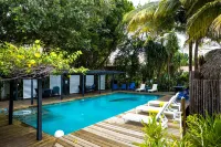Azure Del Mar - Pools