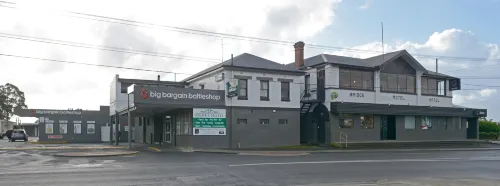Bridge Hotel Hotels in Smithton