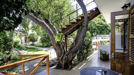 GuBas de Hoek Meet Eat Sleep